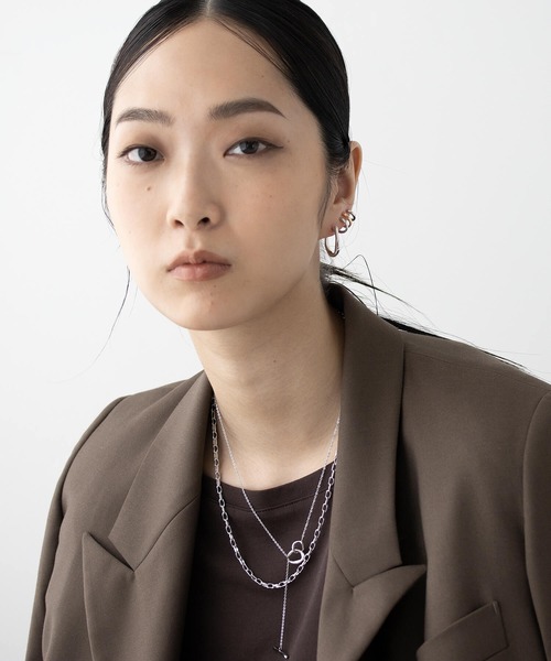 JUICY ROCK（ジューシーロック）の「CYCRO/GP(SV925) ツイストオーバルフープピアス（ピアス（両耳用）・レディース・ゴールド・ONE SIZE）」の7枚目の写真