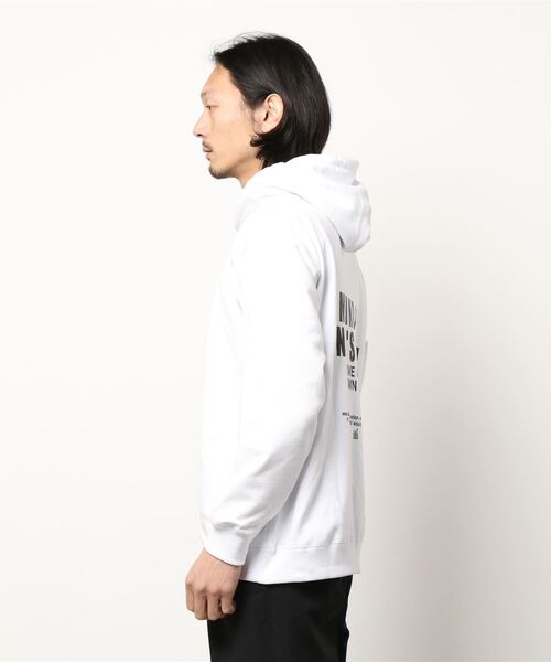 AZUL by moussy(アズールバイマウジー)の「MIND OF ONES OWN HOODIE/マインドオブワンスオウンフーディ(パーカー・メンズ・ホワイト/ブラック/ライトピンク・MEDIUM/LARGE)」の6枚目の写真