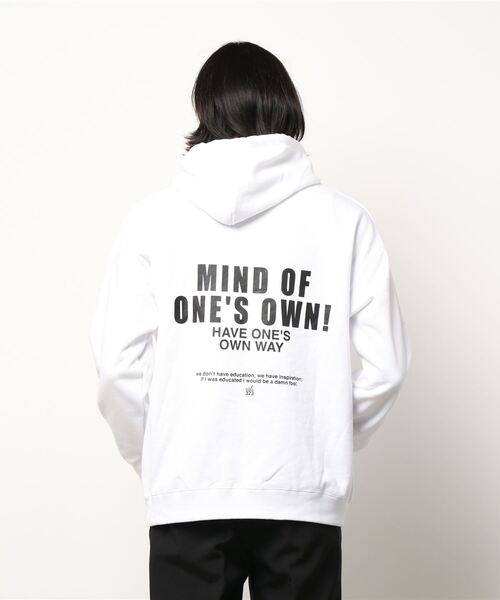 AZUL by moussy(アズールバイマウジー)の「MIND OF ONES OWN HOODIE/マインドオブワンスオウンフーディ(パーカー・メンズ・ホワイト/ブラック/ライトピンク・MEDIUM/LARGE)」の4枚目の写真