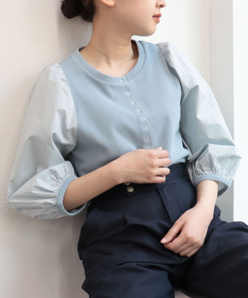 fredy emue（フレディエミュ）の「袖ボリューム プルオーバーカットソー（Tシャツ/カットソー・レディース・ブラック/サックスブルー/アイボリー・38）」の3枚目の写真