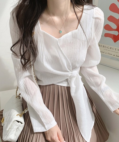 Dita Muaj.(ディータムアージュ)の「スクエアカラー変形クロップドブラウス(シャツ/ブラウス・レディース・ブラック/オフホワイト/グレイッシュベージュ・S/M)」の5枚目の写真