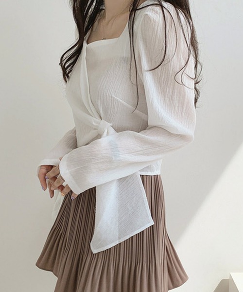 Dita Muaj.(ディータムアージュ)の「スクエアカラー変形クロップドブラウス(シャツ/ブラウス・レディース・ブラック/オフホワイト/グレイッシュベージュ・S/M)」の8枚目の写真