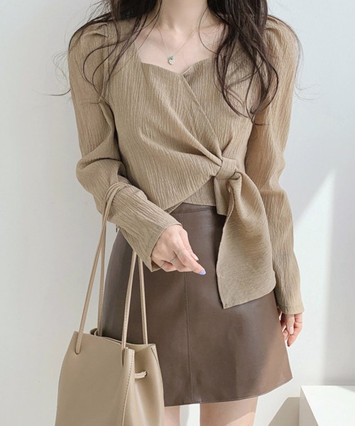 Dita Muaj.(ディータムアージュ)の「スクエアカラー変形クロップドブラウス(シャツ/ブラウス・レディース・ブラック/オフホワイト/グレイッシュベージュ・S/M)」の15枚目の写真