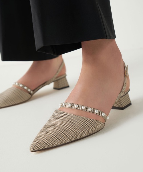 CHARLES & KEITH(チャールズ & キース)の「ビーズド スリングバックパンプス / Beaded Slingback Pumps(パンプス・レディース・ブラック/マルチ・22.5cm/23cm/23.5cm/24.5cm/25cm/25.5cm)」の9枚目の写真