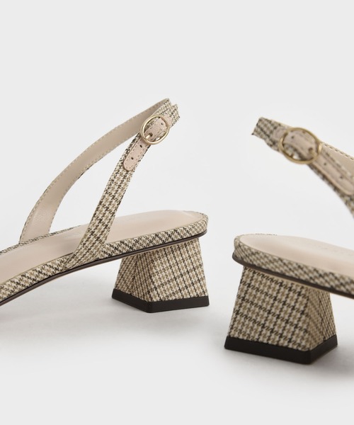 CHARLES & KEITH(チャールズ & キース)の「ビーズド スリングバックパンプス / Beaded Slingback Pumps(パンプス・レディース・ブラック/マルチ・22.5cm/23cm/23.5cm/24.5cm/25cm/25.5cm)」の12枚目の写真
