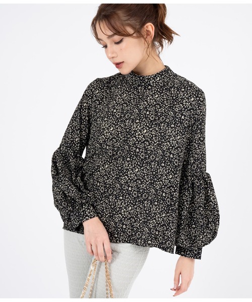 CHILLE(チル)の「楊柳プリントボリューム袖ブラウス(シャツ/ブラウス・レディース・ブラック/アイボリー・FREE)」の1枚目の写真