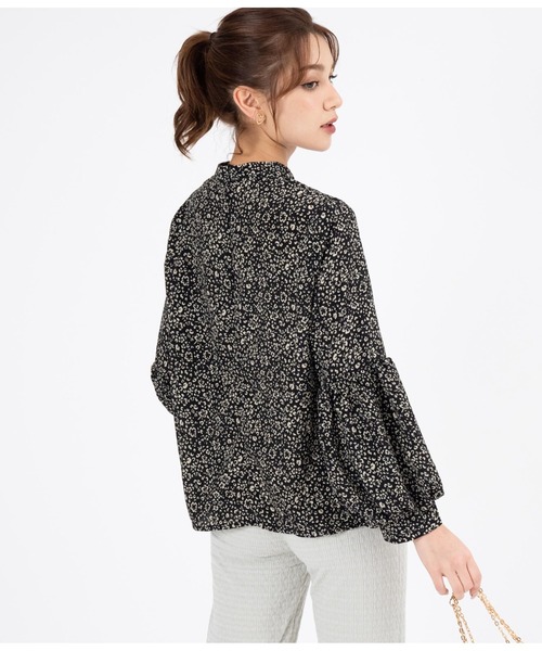 CHILLE(チル)の「楊柳プリントボリューム袖ブラウス(シャツ/ブラウス・レディース・ブラック/アイボリー・FREE)」の13枚目の写真