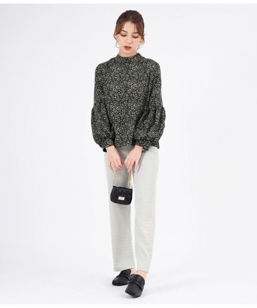 CHILLE(チル)の「楊柳プリントボリューム袖ブラウス(シャツ/ブラウス・レディース・ブラック/アイボリー・FREE)」の17枚目の写真