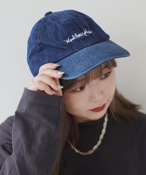 Mark Gonzales（マーク・ゴンザレス）の「【 Mark Gonzales / マークゴンザレス 】 別注 刺繍ロゴ ローキャップ（キャップ・レディース・ブラック/ネイビー/ピンク/インディゴブルー/ミント/ブラック×ホワイト/ブラック×ピンク/サックスブルー系1/サックスブルー系2/ブルー系・FREE）」の6枚目の写真