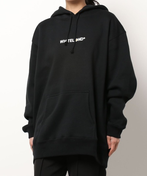 WHITELAND(ホワイトランド)の「WHITELAND/ホワイトランド/ロゴデイジーパーカー(パーカー・レディース・ホワイト/ブラック・FREE)」の2枚目の写真
