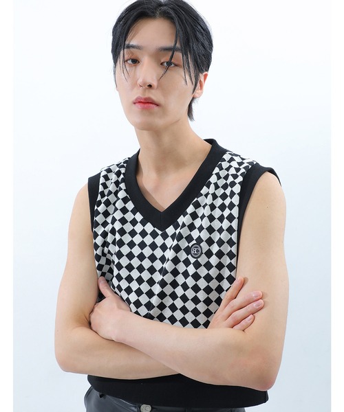 BASIC COTTON（ベーシックコットン）の「A'GEM/9 × .kom『BASIC COTTON/ベーシックコットン』総柄ダイヤデザインコットンベスト（ベスト・レディース・ブラック/グレー・FREE）」の2枚目の写真