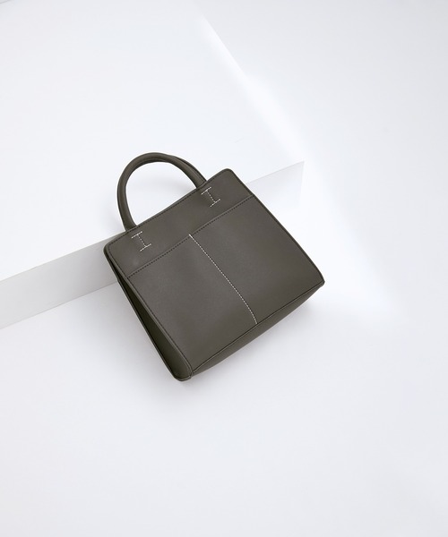 ADAM ET ROPE'（アダムエロペ）の「ソフトフェイクレザーミニバッグ（ショルダーバッグ・レディース・チャコールグレー/グレー・FREE）」の2枚目の写真