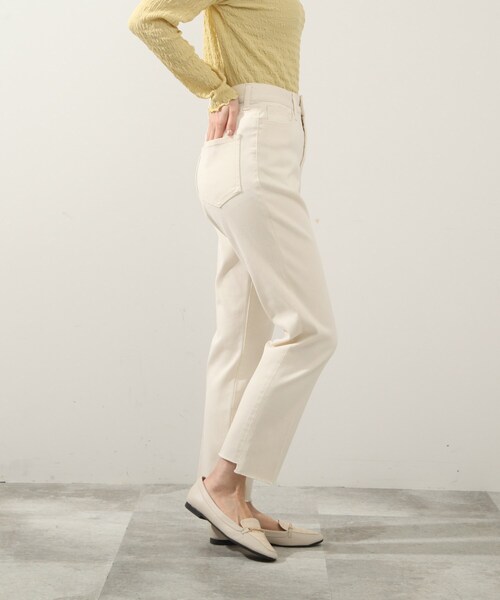 DRESKIP（ドレスキップ）の「◆裾後ろ入れヘムデニムパンツ（デニムパンツ・レディース・ネイビー/ライトブルー/オフホワイト・03/02/04）」の2枚目の写真