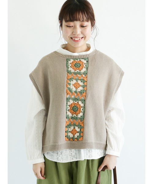 Samansa Mos2（サマンサ モスモス）の「かぎ針後ろ開きベスト（ベスト・レディース・キナリ/ネイビー/ベージュ・ﾌﾘ-）」の2枚目の写真