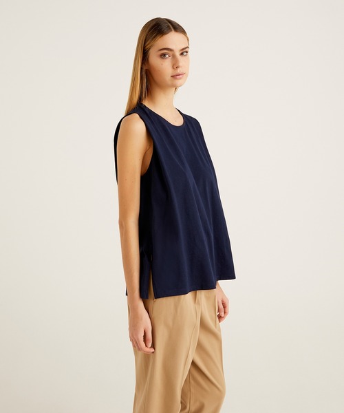 BENETTON (UNITED COLORS OF BENETTON)(ベネトンユナイテッドカラーズオブベネトン)の「ノースリーブシンプルタンクトップ・カットソー(タンクトップ・レディース・ネイビー/パープル/ホワイト/イエロー・LARGE/MEDIUM/X-SMALL/SMALL)」の5枚目の写真