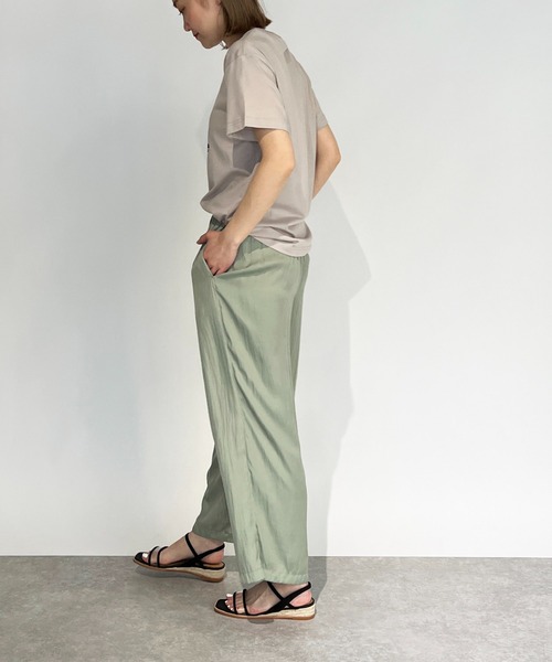 PICCIN（ピッチン）の「フロッキープリントロゴTシャツ（Tシャツ/カットソー・レディース・グレイッシュベージュ/オフホワイト/ネイビー/ライトグリーン・M）」の14枚目の写真