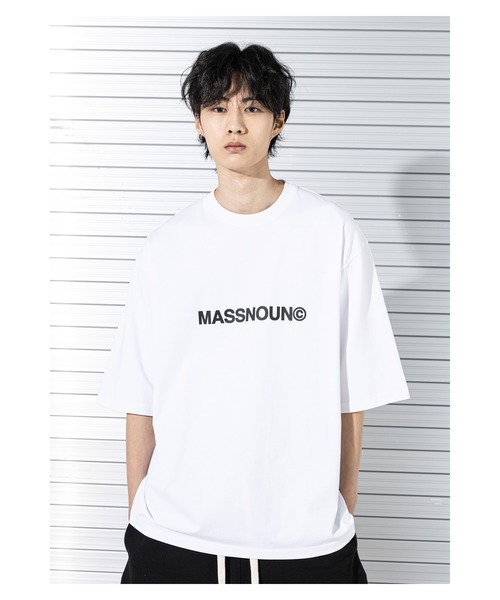 MASSNOUN(マスノウン)の「A'GEM/9 × .kom『MASSNOUN/マスノウン』C LOGO OVERSIZED T-SHIRTS/ベーシックロゴ オーバーサイズ半袖Tシャツ(Tシャツ/カットソー・メンズ・ホワイト/ブラック/カーキ/ネイビー・L)」の2枚目の写真