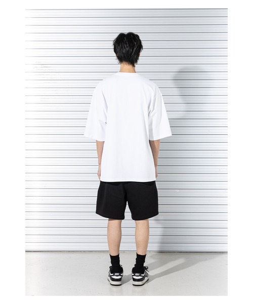 MASSNOUN(マスノウン)の「A'GEM/9 × .kom『MASSNOUN/マスノウン』C LOGO OVERSIZED T-SHIRTS/ベーシックロゴ オーバーサイズ半袖Tシャツ(Tシャツ/カットソー・メンズ・ホワイト/ブラック/カーキ/ネイビー・L)」の6枚目の写真
