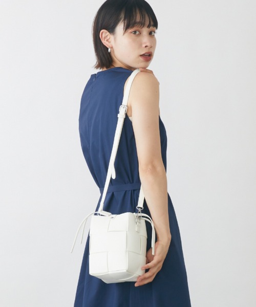 mebole（メボレ）の「スクエアミニショルダーバッグ（ショルダーバッグ・レディース・ホワイト/ブラック/ベージュ/ブルー/グリーン/ライトグリーン・FREE）」の13枚目の写真