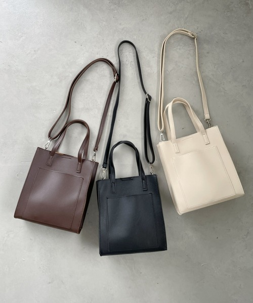 Loueme(ルエム)の「フェイクレザースクエアショルダーバッグ(ショルダーバッグ・レディース・アイボリー/ブラウン/ベージュ/ブラック・FREE)」の2枚目の写真