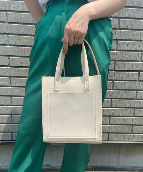 Loueme(ルエム)の「フェイクレザースクエアショルダーバッグ(ショルダーバッグ・レディース・アイボリー/ブラウン/ベージュ/ブラック・FREE)」の5枚目の写真