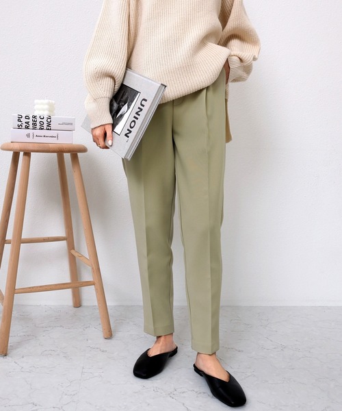 andme(アンドミー)の「ハイウエストストレッチテーパードパンツ(スラックス・レディース・ライトベージュ/ピンク/オフホワイト/ブラック/ライトブラウン/ライトグレー/ライトオリーブ・L/M/S)」の6枚目の写真