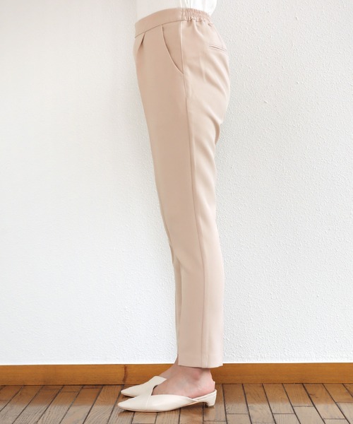 andme(アンドミー)の「ハイウエストストレッチテーパードパンツ(スラックス・レディース・ライトベージュ/ピンク/オフホワイト/ブラック/ライトブラウン/ライトグレー/ライトオリーブ・L/M/S)」の9枚目の写真