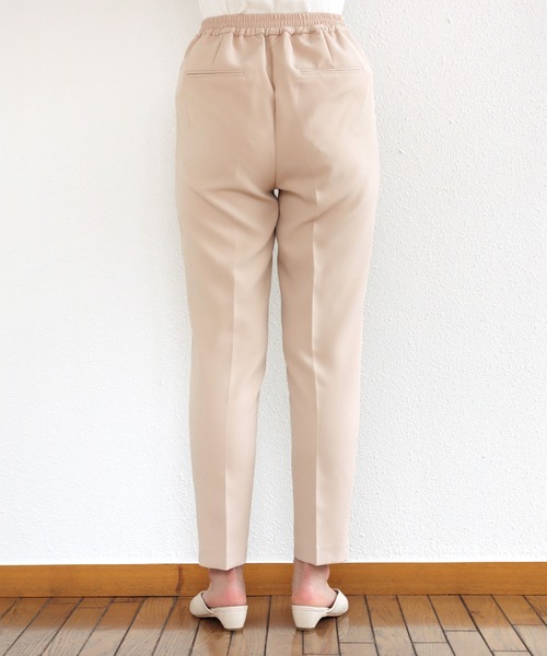andme(アンドミー)の「ハイウエストストレッチテーパードパンツ(スラックス・レディース・ライトベージュ/ピンク/オフホワイト/ブラック/ライトブラウン/ライトグレー/ライトオリーブ・L/M/S)」の10枚目の写真