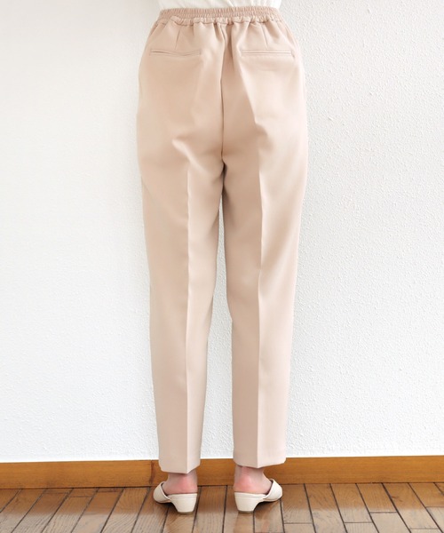 andme(アンドミー)の「ハイウエストストレッチテーパードパンツ(スラックス・レディース・ライトベージュ/ピンク/オフホワイト/ブラック/ライトブラウン/ライトグレー/ライトオリーブ・L/M/S)」の16枚目の写真