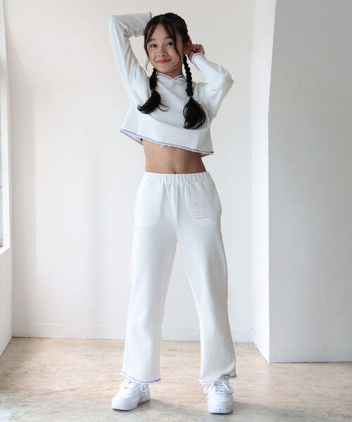 B:MING by BEAMS(ビーミングバイビームス)の「B:MING by BEAMS / カットオフ フーディー(130~160cm)(パーカー・キッズ・ホワイト/ピンク・130/140/150/160)」の11枚目の写真