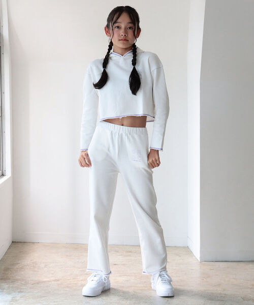 B:MING by BEAMS(ビーミングバイビームス)の「B:MING by BEAMS / カットオフ フーディー(130~160cm)(パーカー・キッズ・ホワイト/ピンク・130/140/150/160)」の13枚目の写真