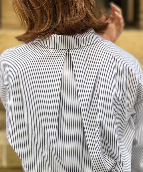 Chez toi（シェトワ）の「ゴールドボタン裾ラウンドシャツ（シャツ/ブラウス・レディース・チャコールグレー/ブラック/オフホワイト・FREE）」の12枚目の写真