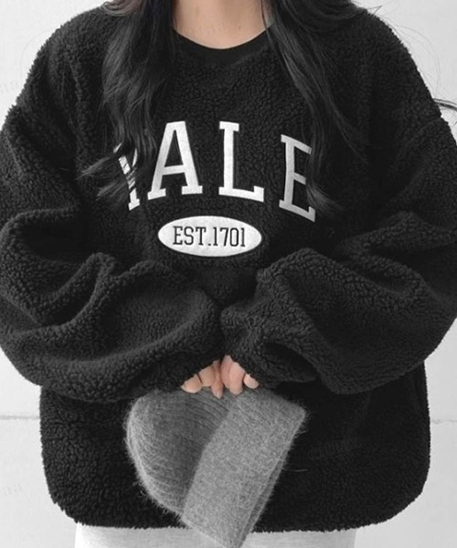 Dalfwin(ダールフィン)の「2022 AW 秋冬 韓国ファッション ボア スウェット レディース YALE刺繍ロゴボアスウェット フリーストップス(スウェット・レディース・ブラック/ホワイト/ネイビー・FREE)」の2枚目の写真