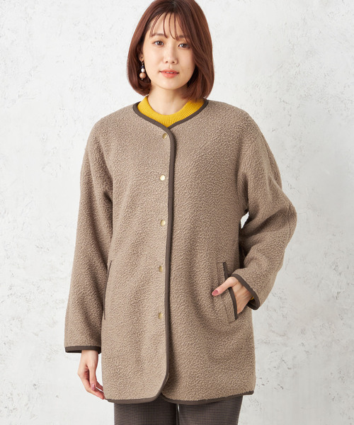 Petit Honfleur(プチオンフルール)の「ノーカラーボアコート(ムートンコート・レディース・アイボリー/モカ・L/M)」の5枚目の写真