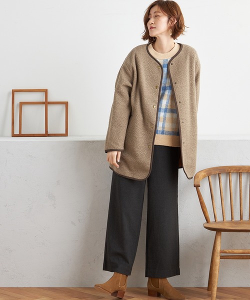 Petit Honfleur(プチオンフルール)の「ノーカラーボアコート(ムートンコート・レディース・アイボリー/モカ・L/M)」の15枚目の写真