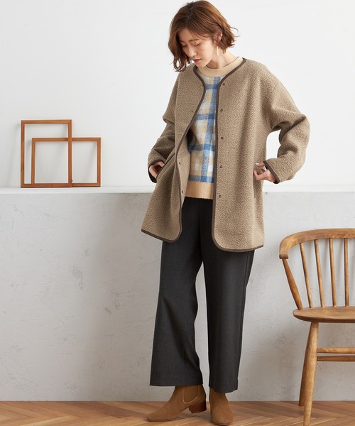 Petit Honfleur(プチオンフルール)の「ノーカラーボアコート(ムートンコート・レディース・アイボリー/モカ・L/M)」の16枚目の写真