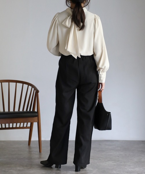 sakishimatokyo(サキシマトーキョー)の「セミワイドタックパンツ(スラックス・レディース・ベージュ/ブラック・M/S)」の22枚目の写真