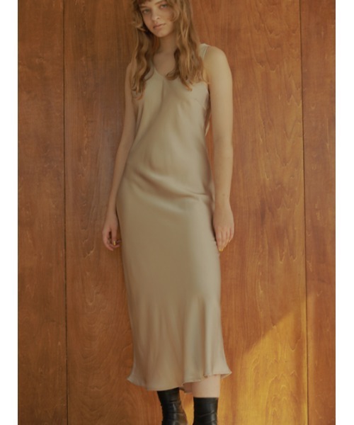 AMAIL(アマイル)の「Nudy maxi Tdress(ドレス・レディース・ベージュ/ブラック・FREE)」の5枚目の写真