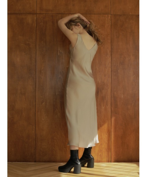 AMAIL(アマイル)の「Nudy maxi Tdress(ドレス・レディース・ベージュ/ブラック・FREE)」の3枚目の写真