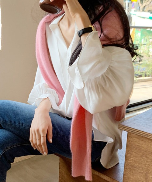 Amulet（アミュレット）の「スリット入りVネックブラウス（シャツ/ブラウス・レディース・グレー/ホワイト・M/L/XL）」の9枚目の写真