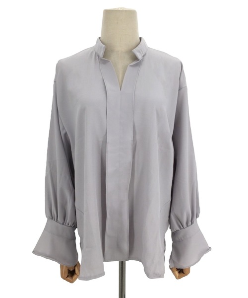 Amulet（アミュレット）の「スリット入りVネックブラウス（シャツ/ブラウス・レディース・グレー/ホワイト・M/L/XL）」の11枚目の写真
