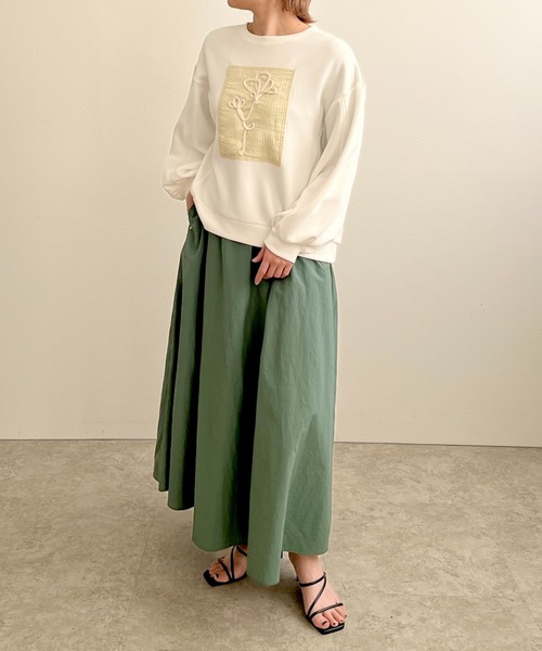 LHELBIE(レルビエ)の「フラワーコード刺繍プルオーバー(Tシャツ/カットソー・レディース・グリーン/ブラック/オフホワイト・M)」の5枚目の写真