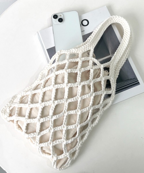 moment+（モーメントプラス）の「フィッシュネット巾着ハンドバッグ（ハンドバッグ・レディース・イエロー/ラベンダー/オレンジ/ピンク/ブラック/アイボリー・FREE）」の2枚目の写真