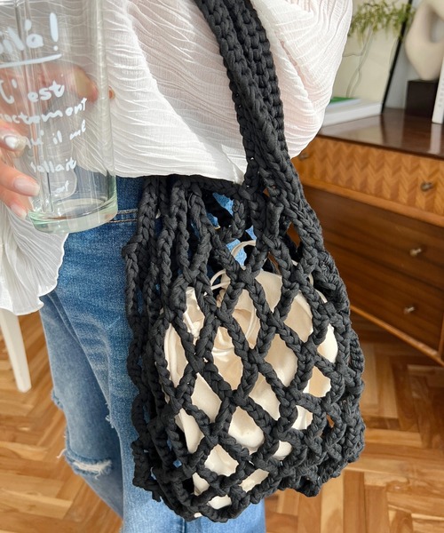 moment+（モーメントプラス）の「フィッシュネット巾着ハンドバッグ（ハンドバッグ・レディース・イエロー/ラベンダー/オレンジ/ピンク/ブラック/アイボリー・FREE）」の3枚目の写真