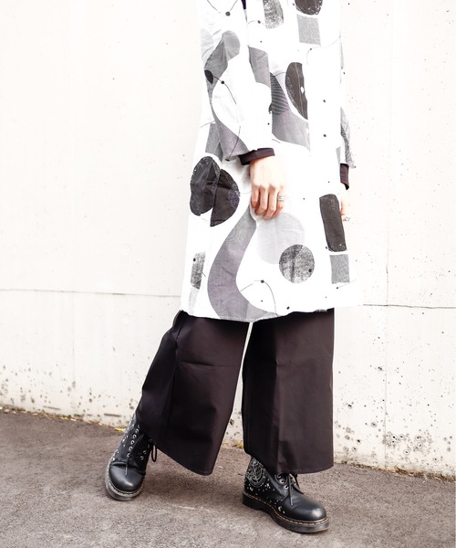 rovtski（ロフトスキー）の「ストレッチナイロンワイドパンツ（その他パンツ・レディース・ブラック・FREE）」の5枚目の写真