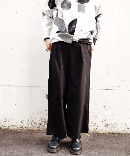 rovtski（ロフトスキー）の「ストレッチナイロンワイドパンツ（その他パンツ・レディース・ブラック・FREE）」の6枚目の写真