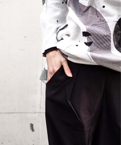 rovtski（ロフトスキー）の「ストレッチナイロンワイドパンツ（その他パンツ・レディース・ブラック・FREE）」の9枚目の写真