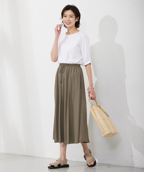 J.PRESS(ジェイプレス)の「【接触冷感・UVケア】スムースジャージー タックスリーブ カットソー(Tシャツ/カットソー・レディース・ネイビー系/ホワイト系/サックスブルー系/ライトグレー系・MEDIUM/LARGE)」の7枚目の写真
