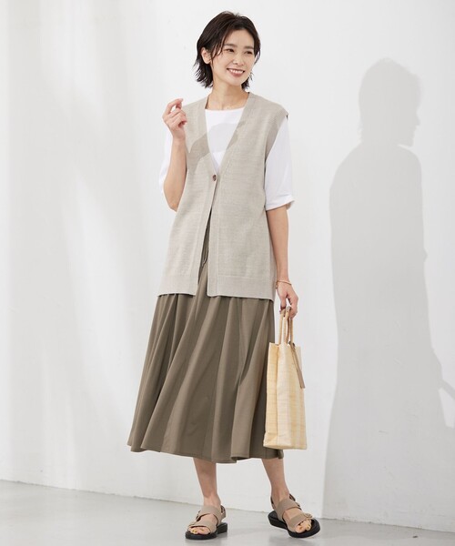 J.PRESS(ジェイプレス)の「【接触冷感・UVケア】スムースジャージー タックスリーブ カットソー(Tシャツ/カットソー・レディース・ネイビー系/ホワイト系/サックスブルー系/ライトグレー系・MEDIUM/LARGE)」の8枚目の写真