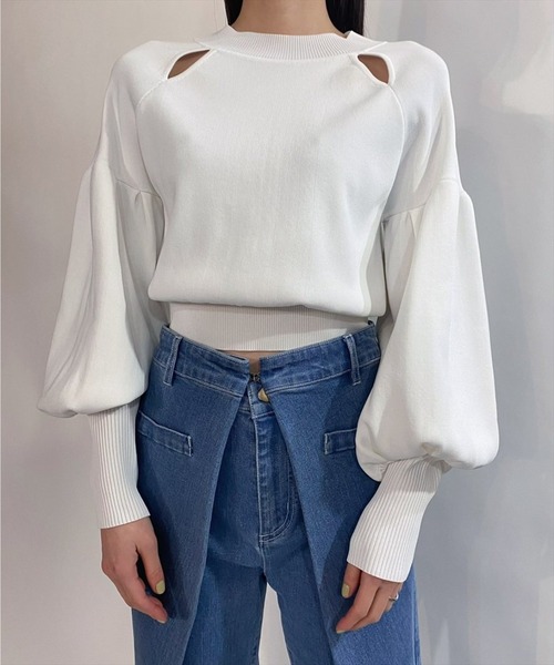 REDYAZEL（レディアゼル）の「袖ボリュームデコルテあきニット（ニット/セーター・レディース・オフホワイト/サックスブルー/ネイビー・FREE）」の2枚目の写真
